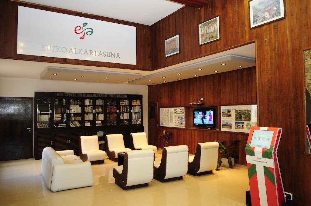 Hotel Euzko Alkartasuna Macachín Extérieur photo