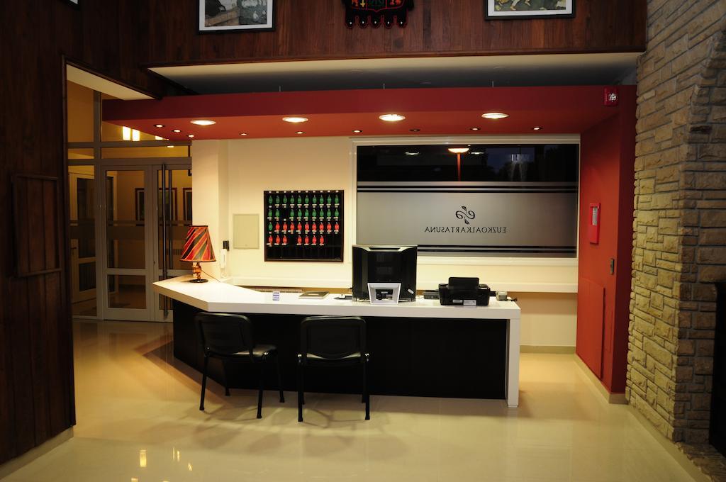 Hotel Euzko Alkartasuna Macachín Extérieur photo