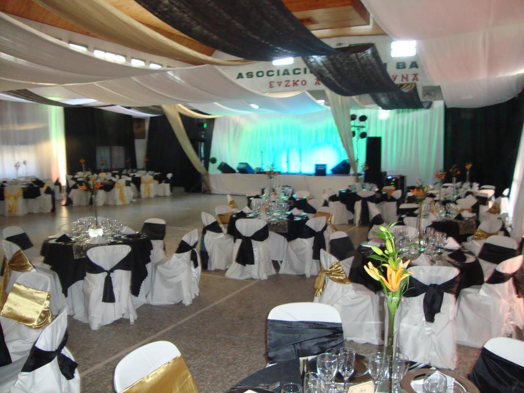 Hotel Euzko Alkartasuna Macachín Extérieur photo