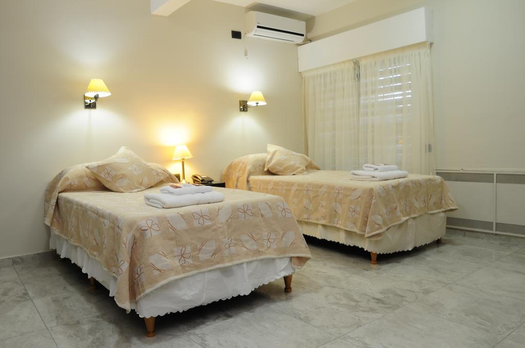 Hotel Euzko Alkartasuna Macachín Extérieur photo