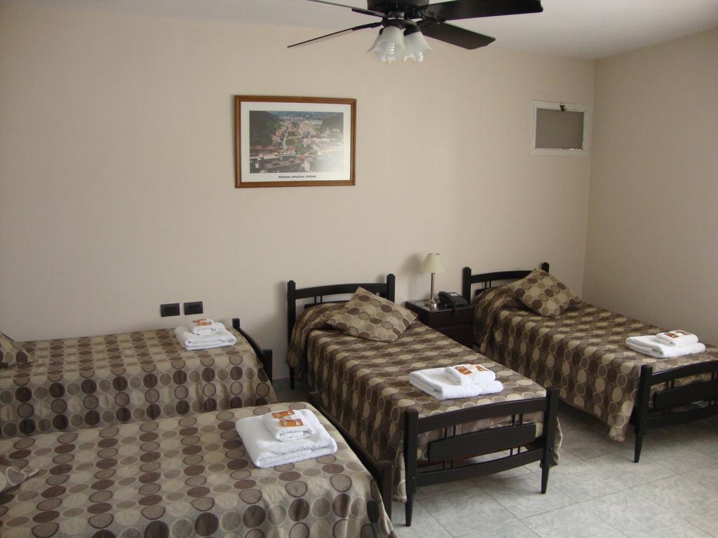 Hotel Euzko Alkartasuna Macachín Extérieur photo