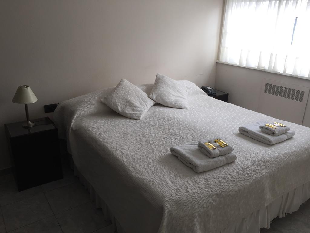 Hotel Euzko Alkartasuna Macachín Extérieur photo