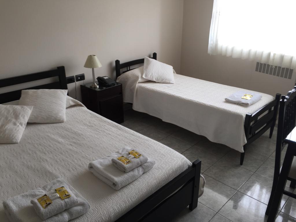 Hotel Euzko Alkartasuna Macachín Extérieur photo
