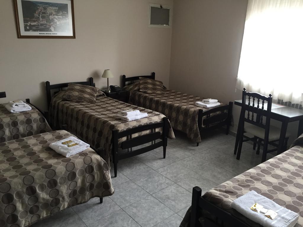 Hotel Euzko Alkartasuna Macachín Extérieur photo