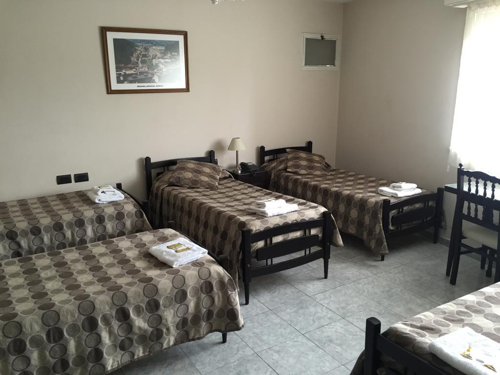 Hotel Euzko Alkartasuna Macachín Extérieur photo