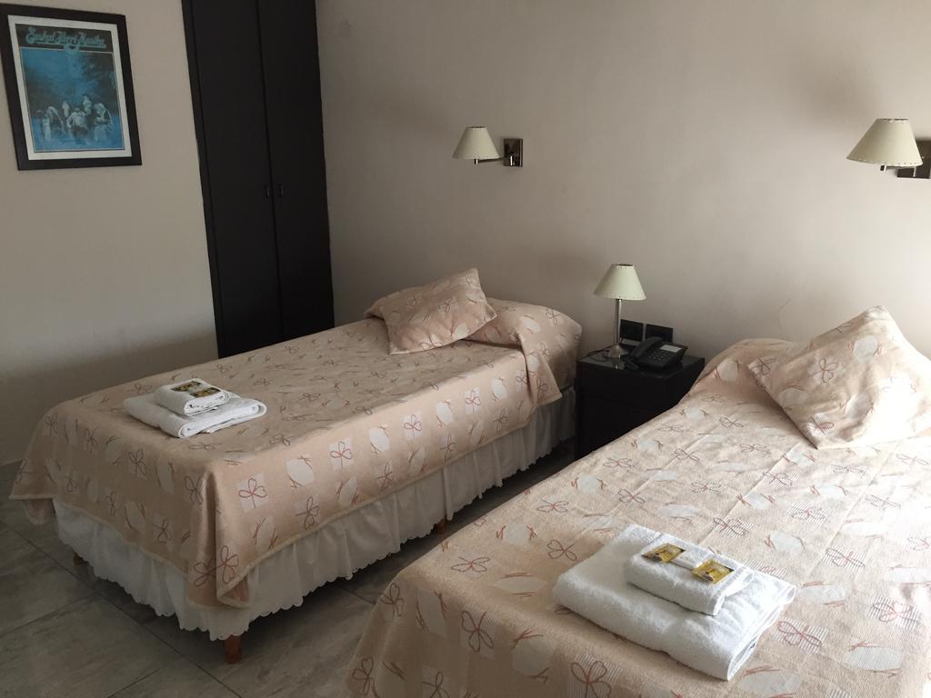 Hotel Euzko Alkartasuna Macachín Extérieur photo