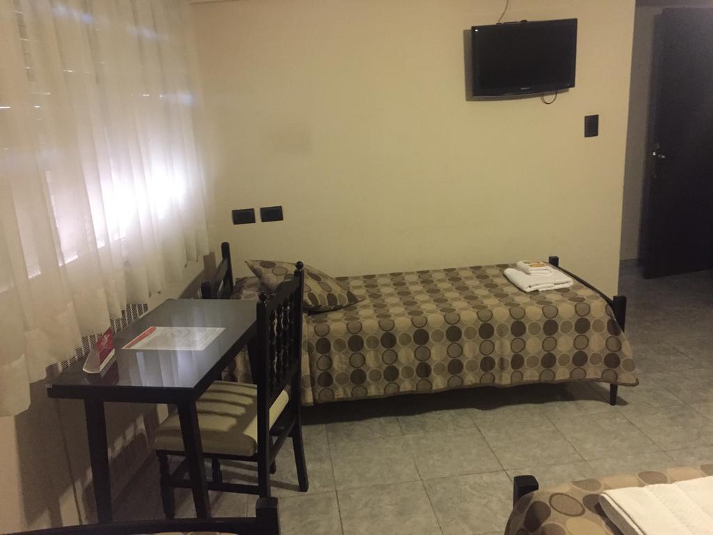 Hotel Euzko Alkartasuna Macachín Extérieur photo